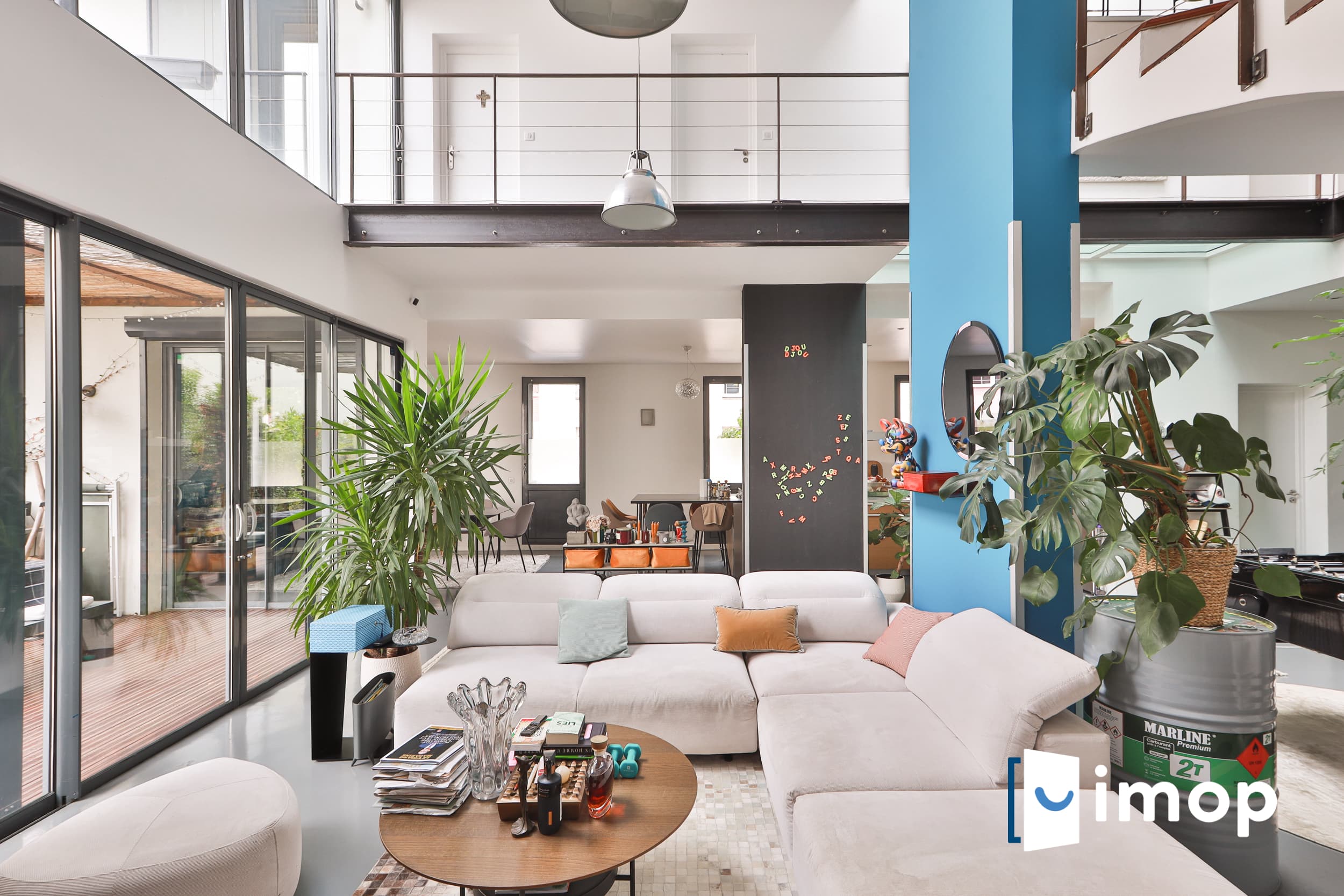 ÎLE SAINT-GERMAIN – REMARQUABLE MAISON D’ARCHITECTE AVEC PISCINE ET TERRASSE