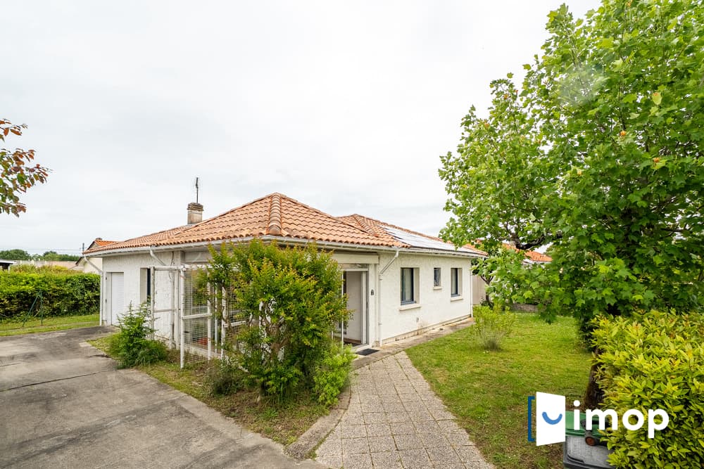 AMBARÈS-ET-LAGRAVE – MAISON DE PLAIN-PIED 98 m2 – 3 CHAMBRES – JARDIN – GARAGE